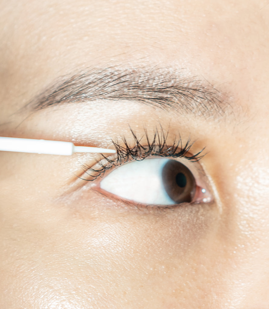 Your eyes are the window to your soul – Eyelash serum feature!